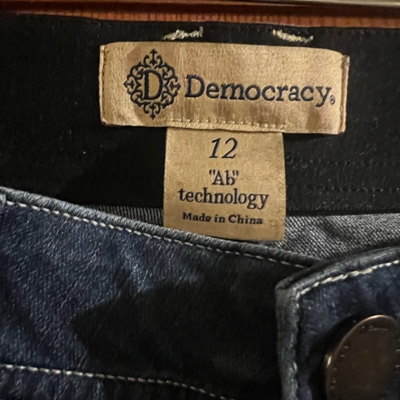 Democracy women’s  Indigo Relaxed Jeans - Picture 2 of 5